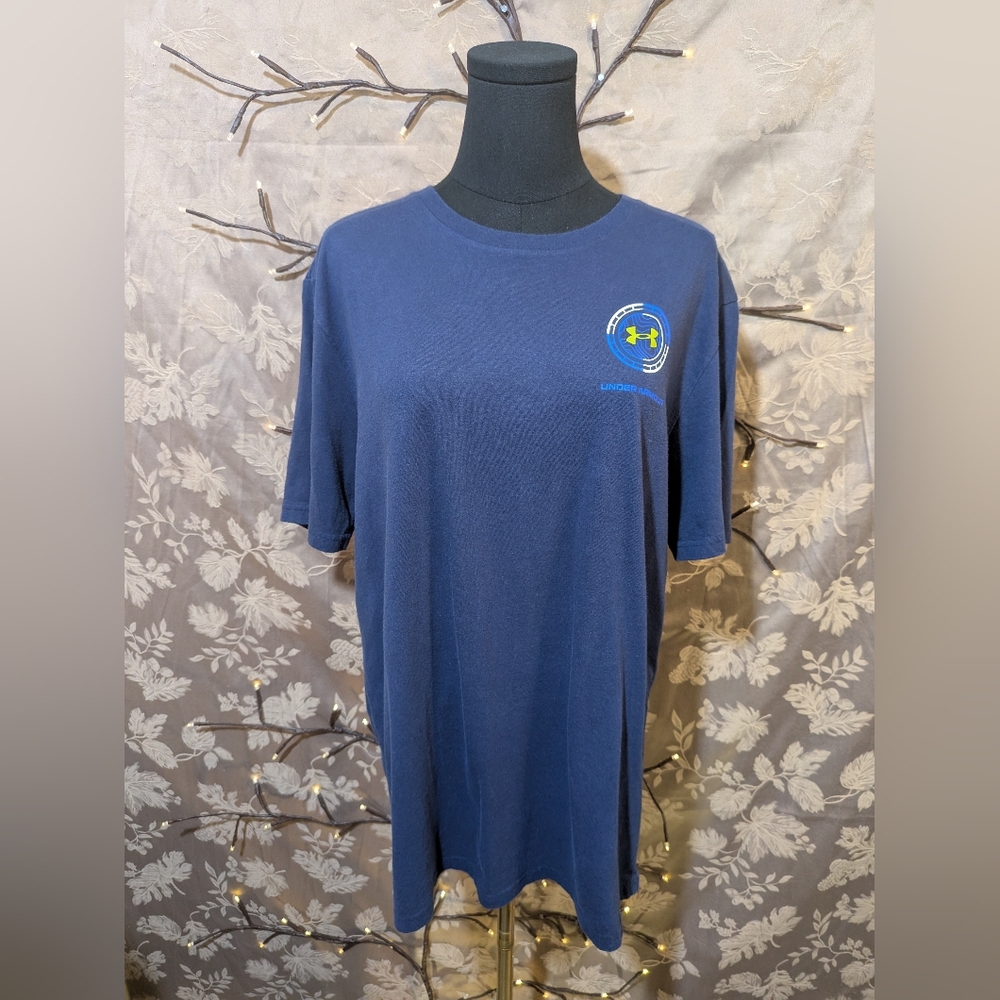 Under Armour Engineered Compass T-Shirt, Size L, EUC!
